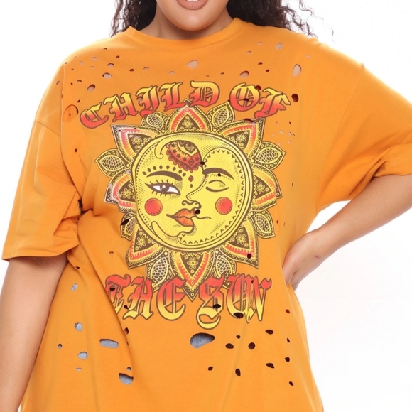 Fashion Nova Tops - Fashion Nova Child Of The Sun Graphic Tee Size 2XL